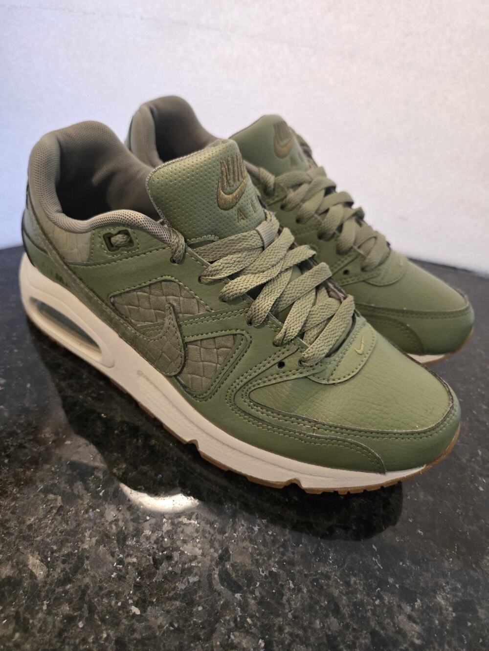 Nike Women's Air Max Command PRM "Palm Green" Croc Skin Shoes Size 9
